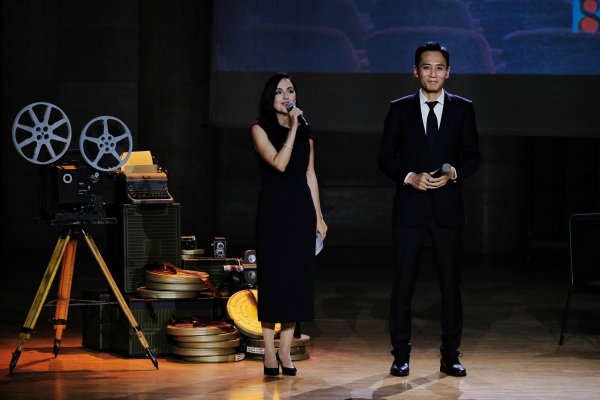 弘益配资 “光影百年·中法同行”电影音乐会举行，中法电影人带观众重温经典